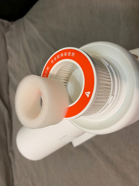 HEPA 過濾內部有高密度海綿，可以拆開水洗
