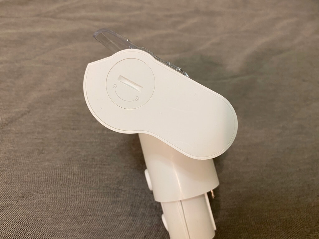 電動除蟎刷側面卡榫可以用硬幣打開