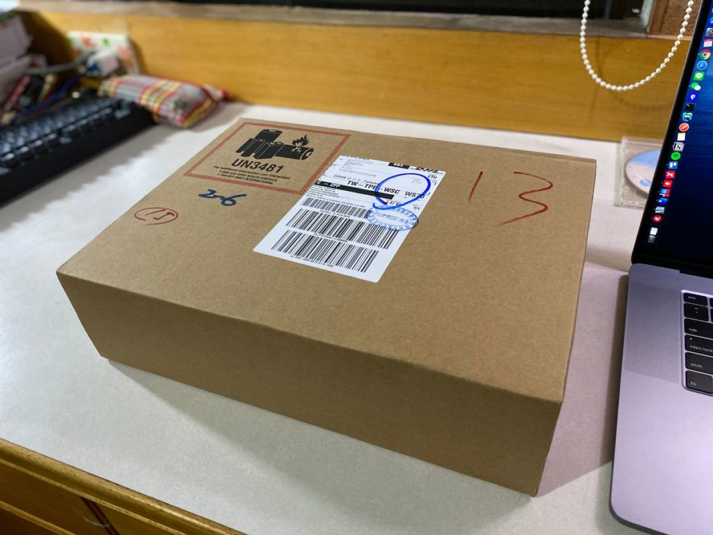 Apple 筆電運送都會有精美盒裝