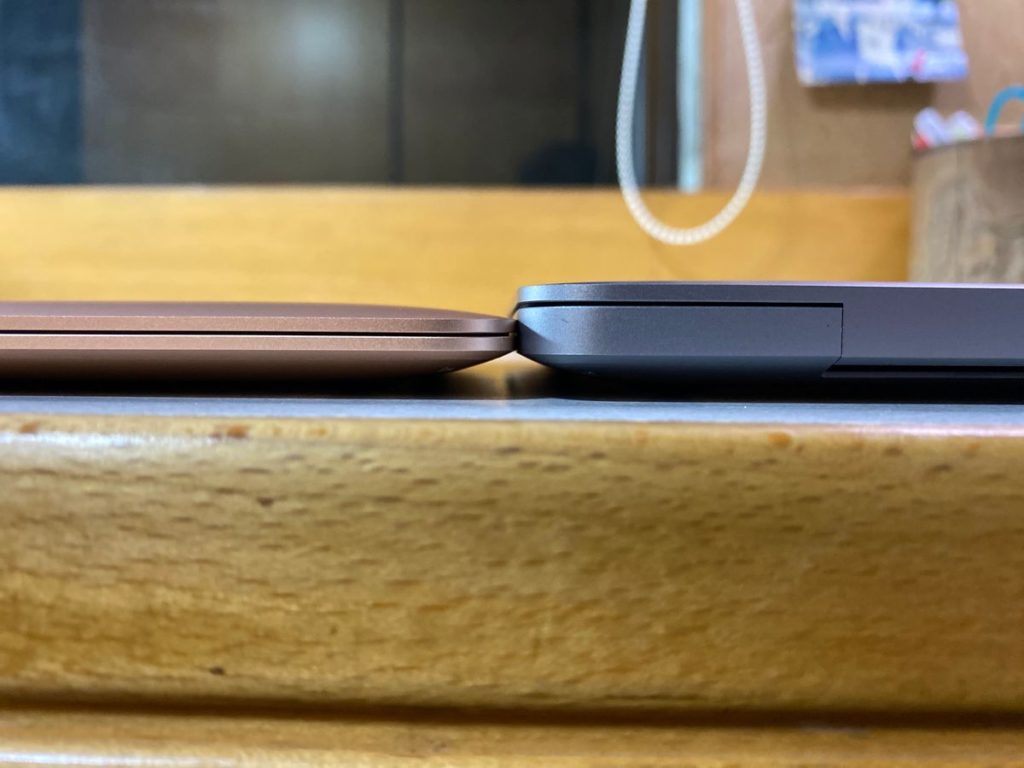 MacBook Air 與 MacBook Pro 前端厚度有差距