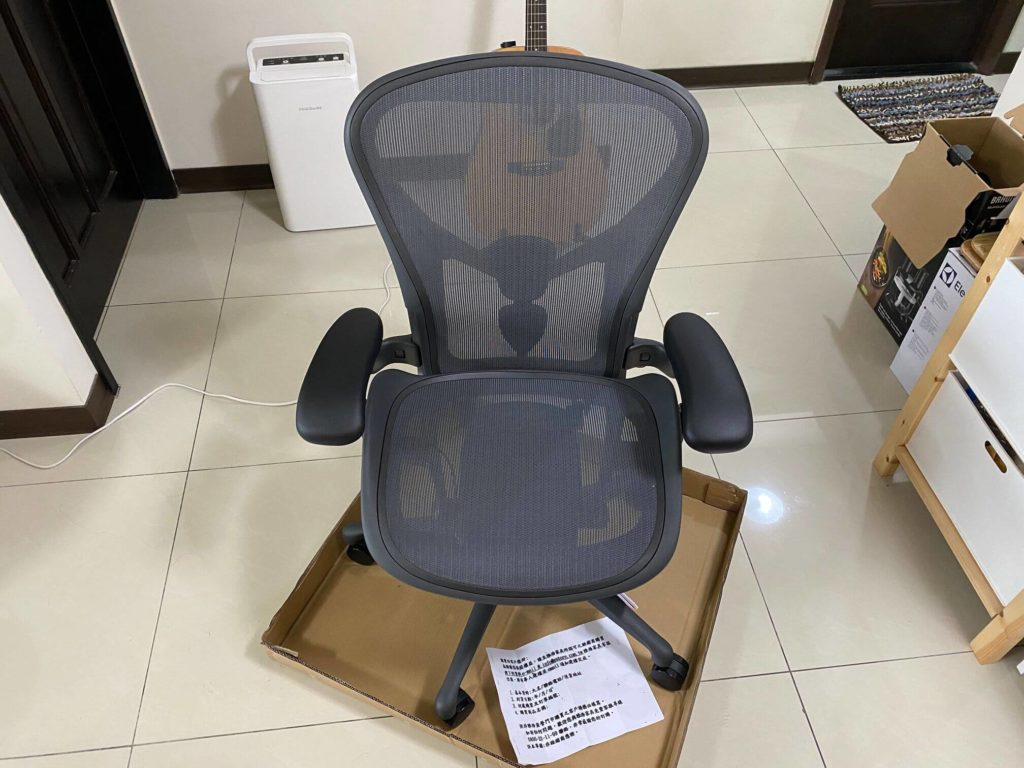 【人體工學電腦椅心得推薦】Herman Miller Aeron 2.0 / Ergohuman 131 豪華版 / Enjoy 121 豪華單桿款 實際體驗評價 6